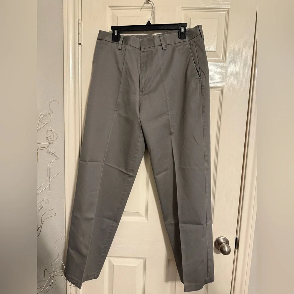 Dockers d3 men’s dress pants size 34/30 light gray